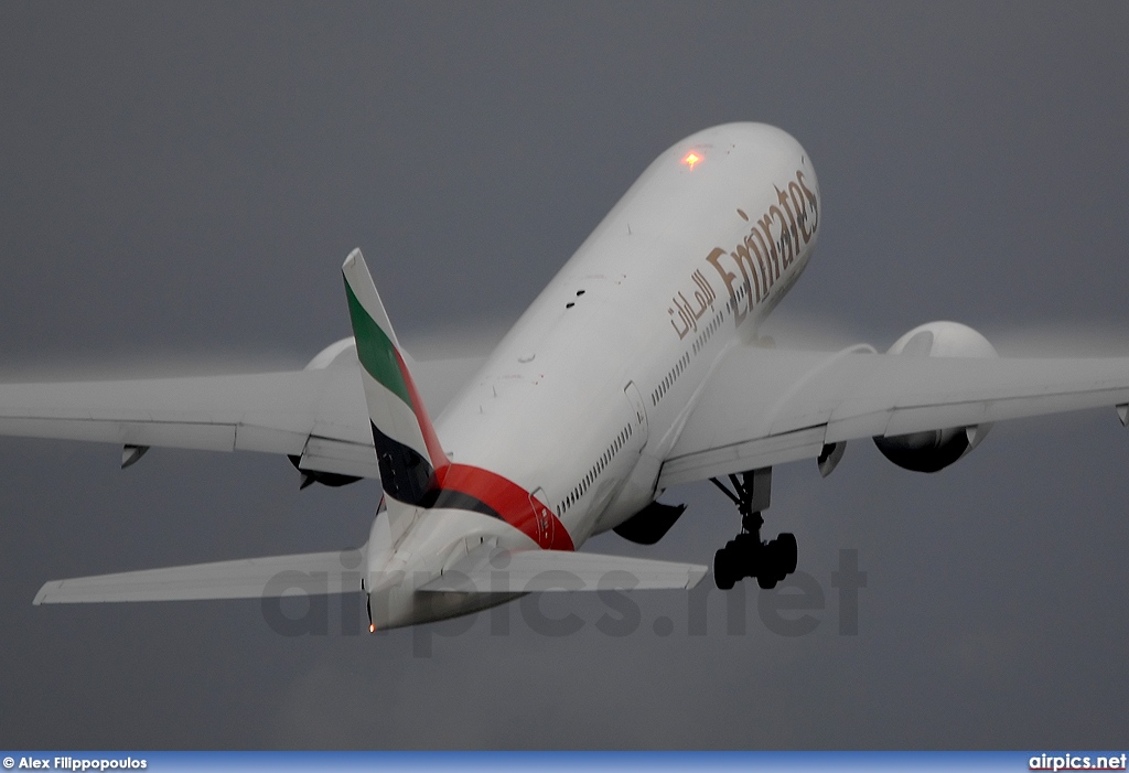 A6-EWI, Boeing 777-200LR, Emirates