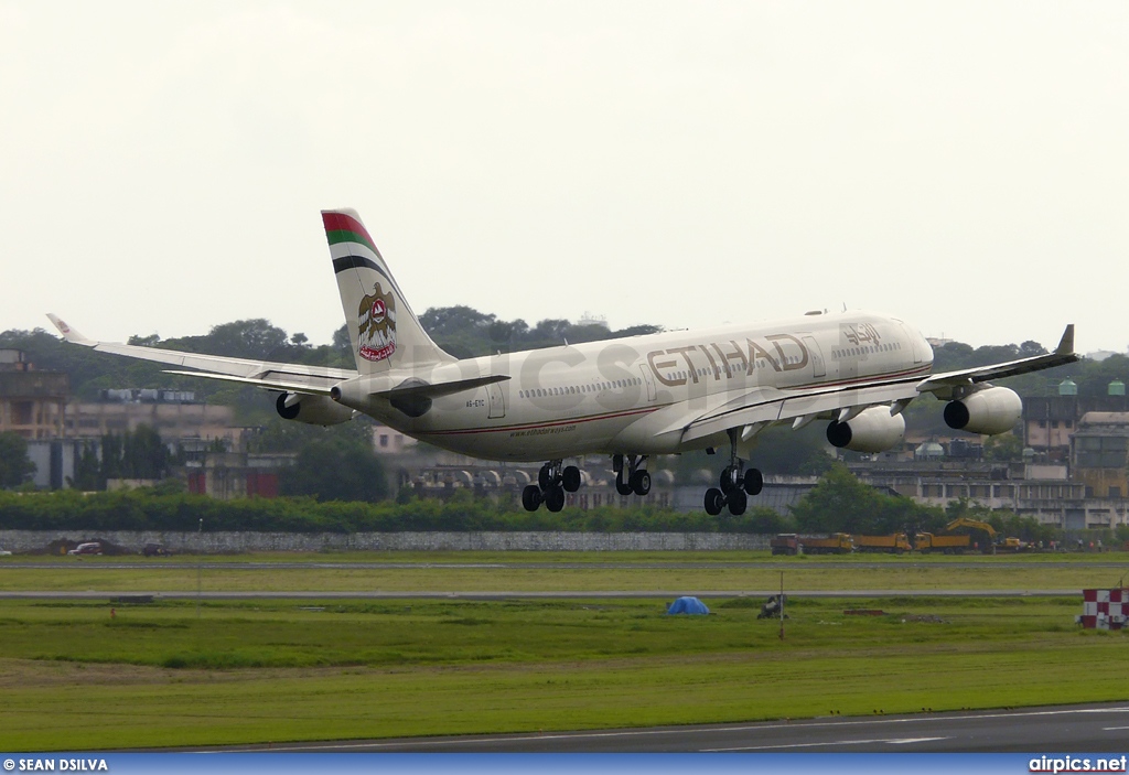 A6-EYC, Airbus A340-300, Etihad Airways