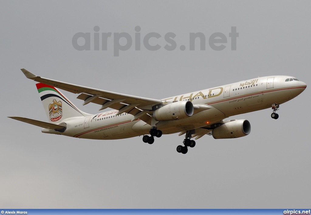 A6-EYF, Airbus A330-200, Etihad Airways