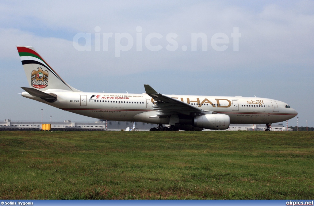 A6-EYM, Airbus A330-200, Etihad Airways