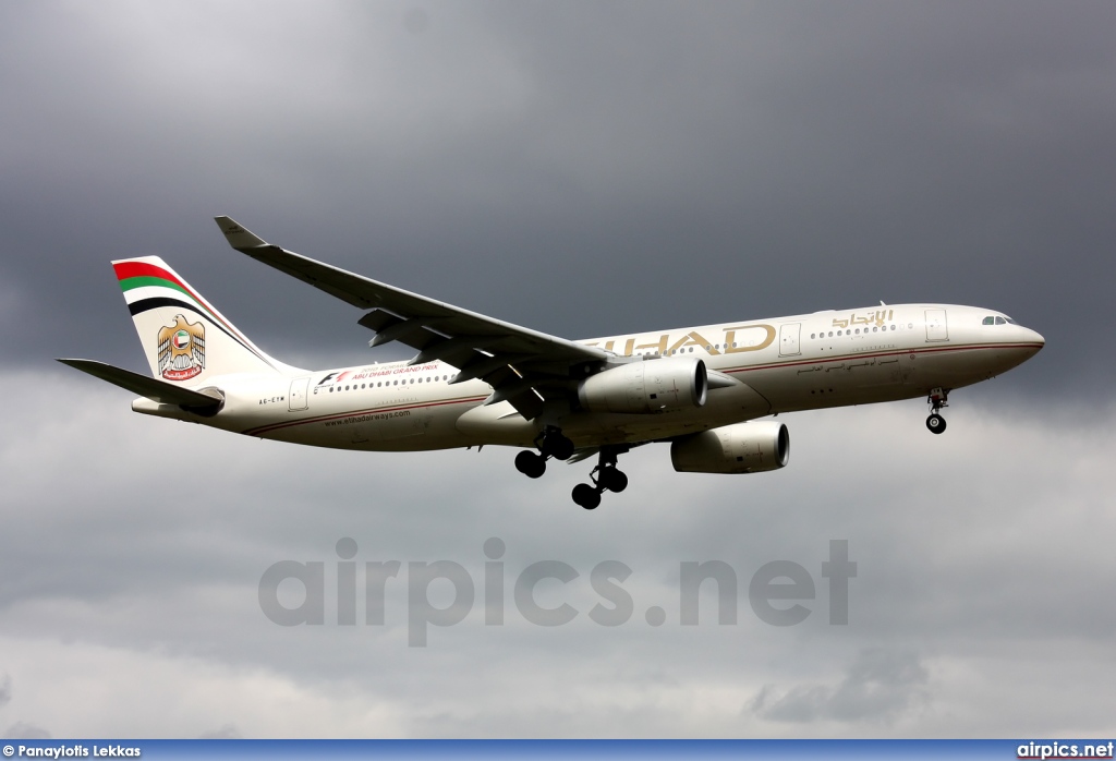 A6-EYM, Airbus A330-200, Etihad Airways