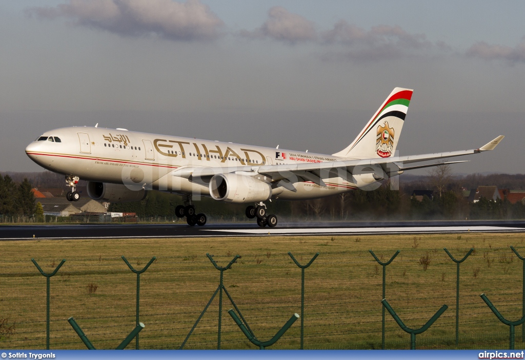 A6-EYR, Airbus A330-200, Etihad Airways