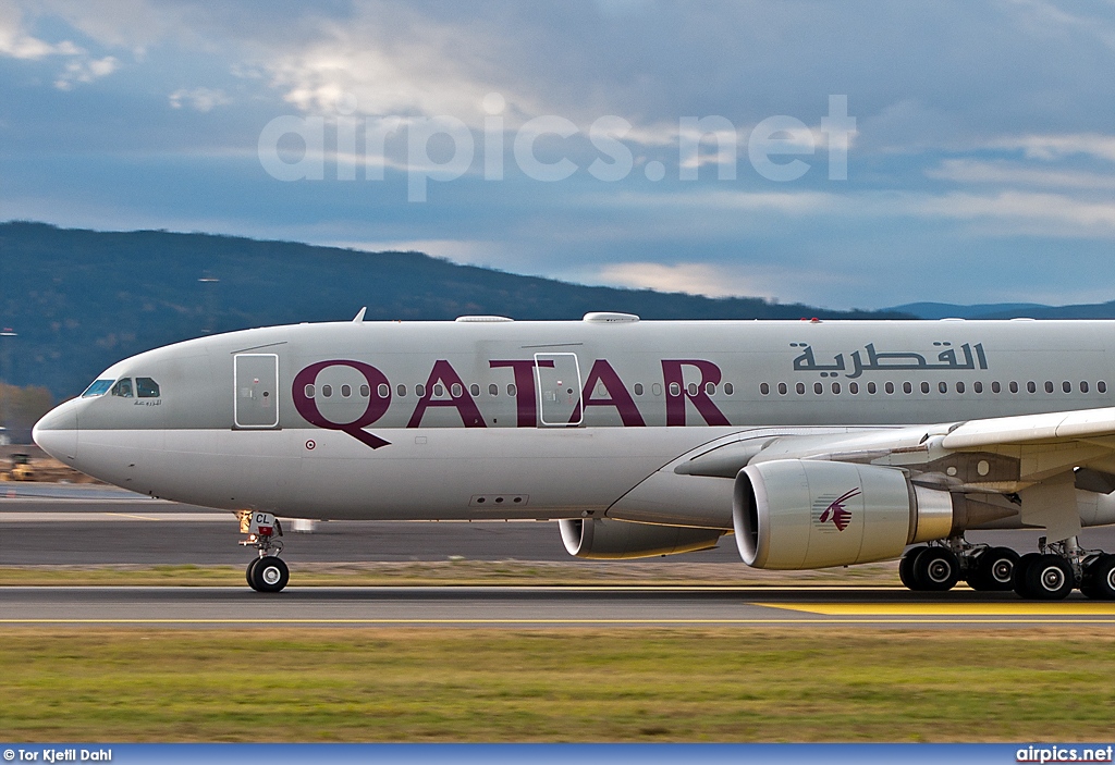 A7-ACL, Airbus A330-200, Qatar Airways