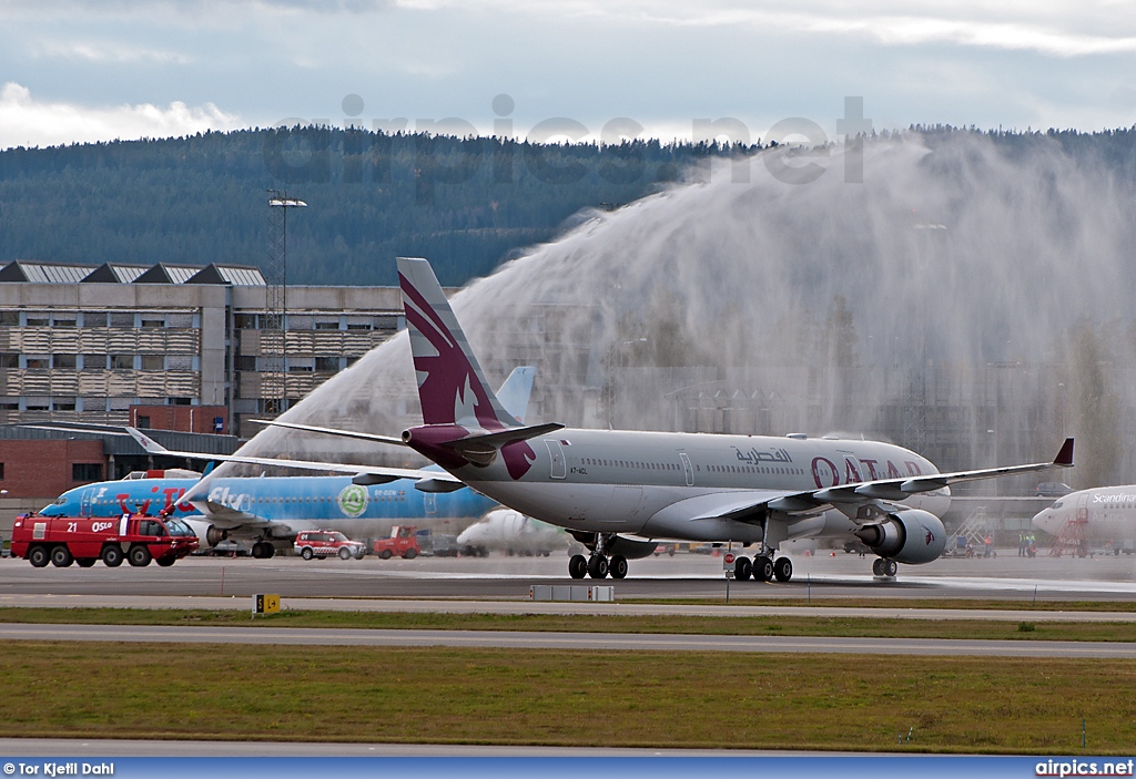 A7-ACL, Airbus A330-200, Qatar Airways