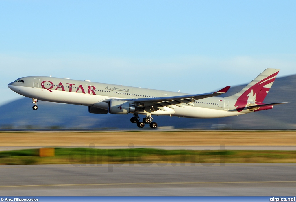 A7-AEM, Airbus A330-300, Qatar Airways