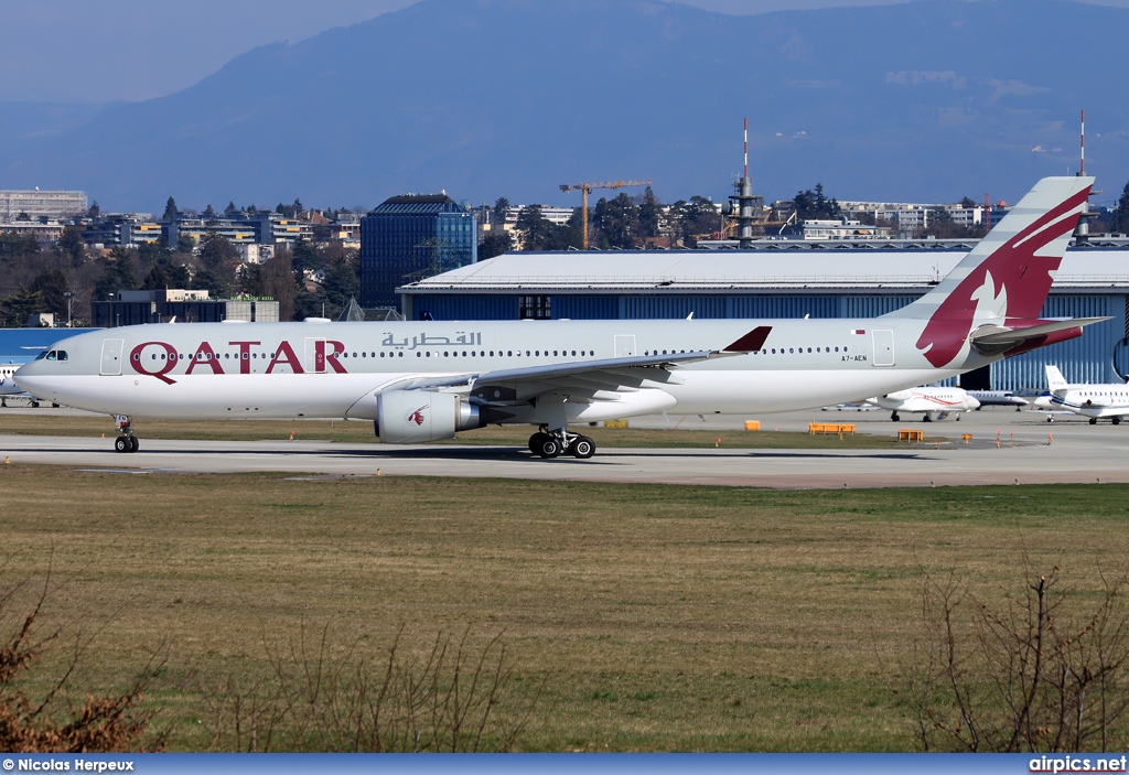 A7-AEN, Airbus A330-300, Qatar Airways