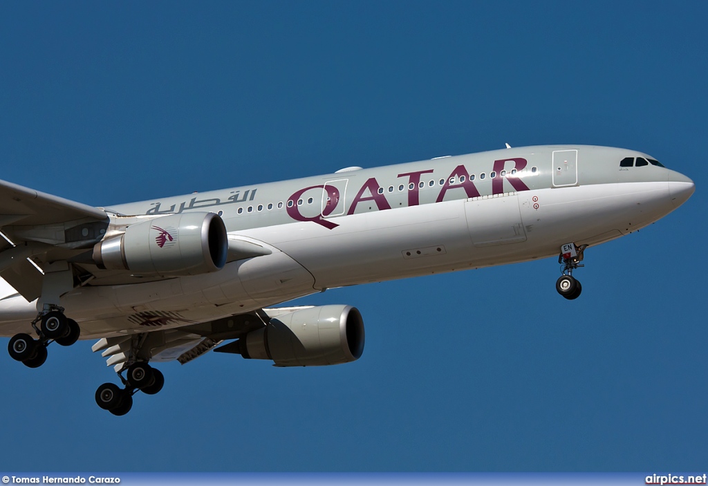 A7-AEN, Airbus A330-300, Qatar Airways