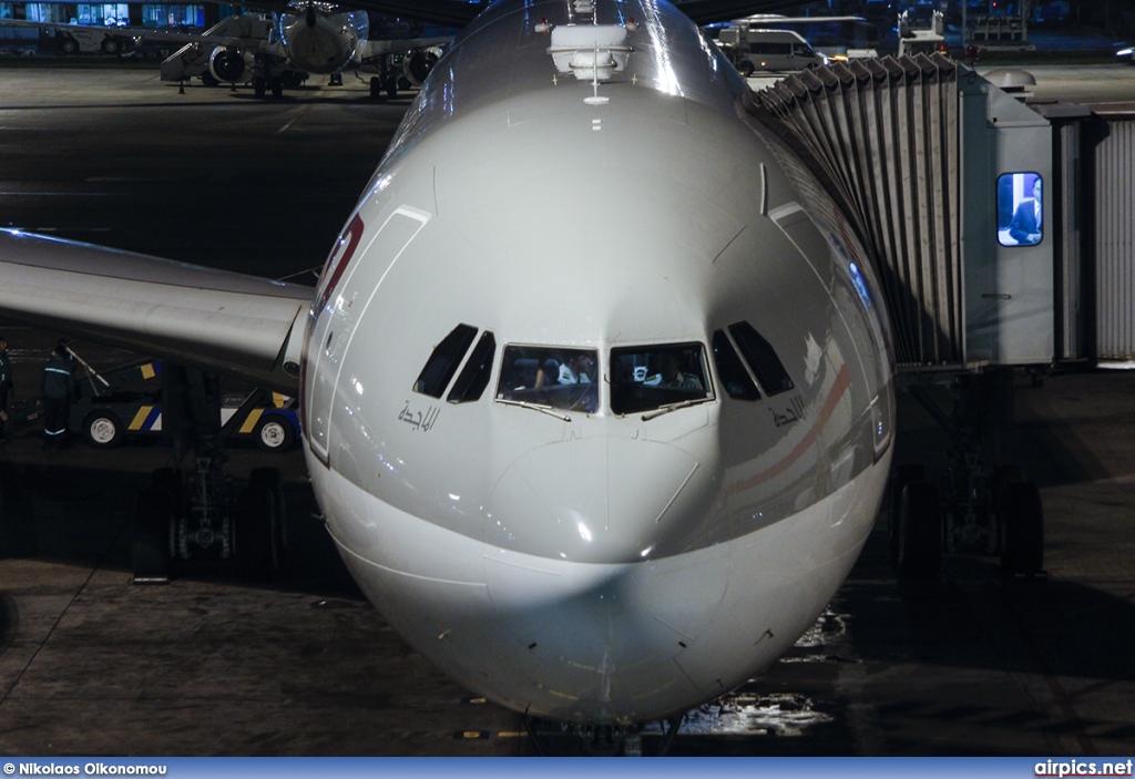 A7-AFM, Airbus A330-200, Qatar Airways