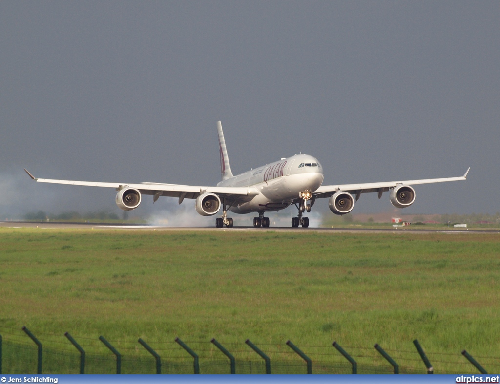 A7-AGD, Airbus A340-600, Qatar Airways