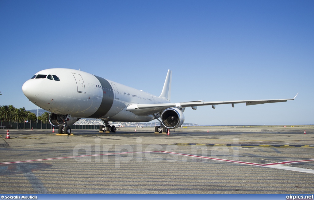 A7-HHM, Airbus A330-200, Qatar Amiri Flight