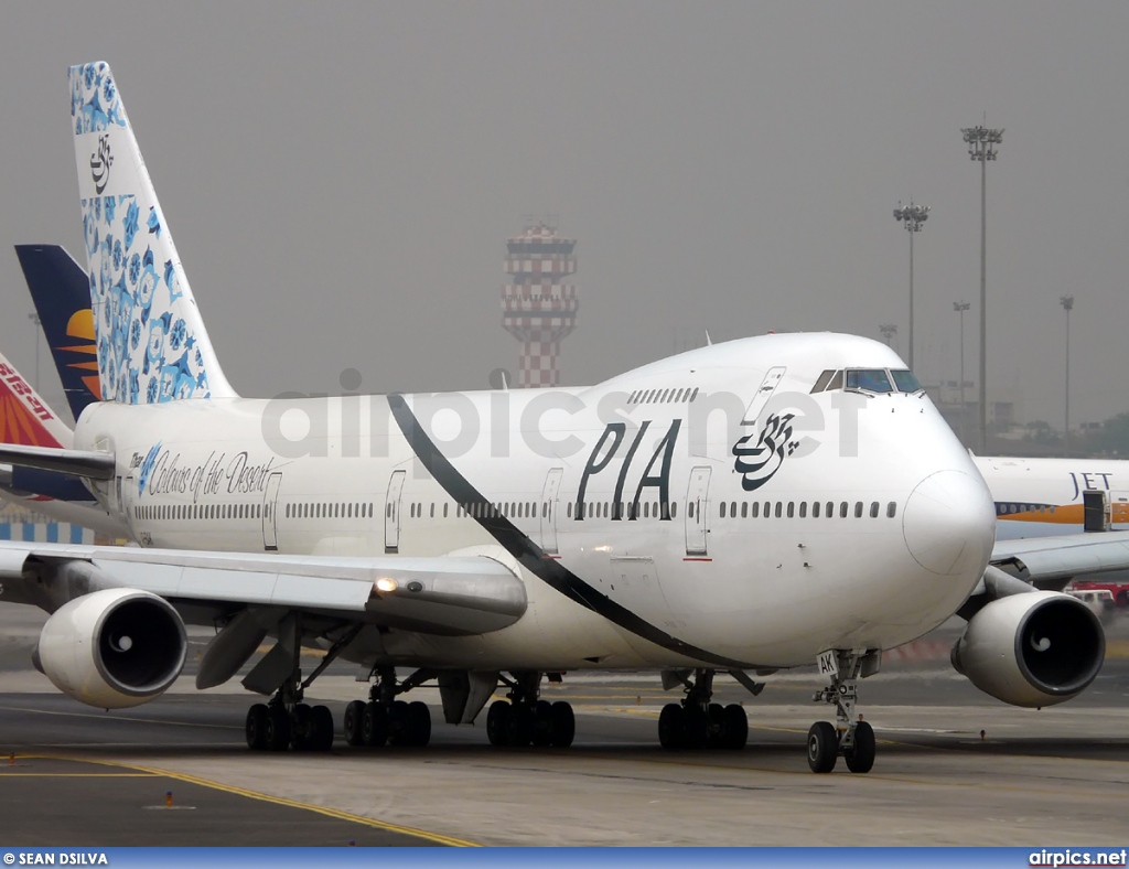 AP-BAK, Boeing 747-200BM, Pakistan International Airlines (PIA)