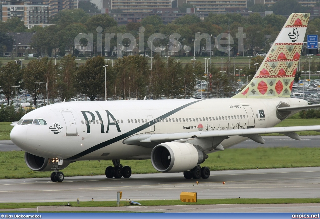 AP-BEC, Airbus A310-300, Pakistan International Airlines (PIA)