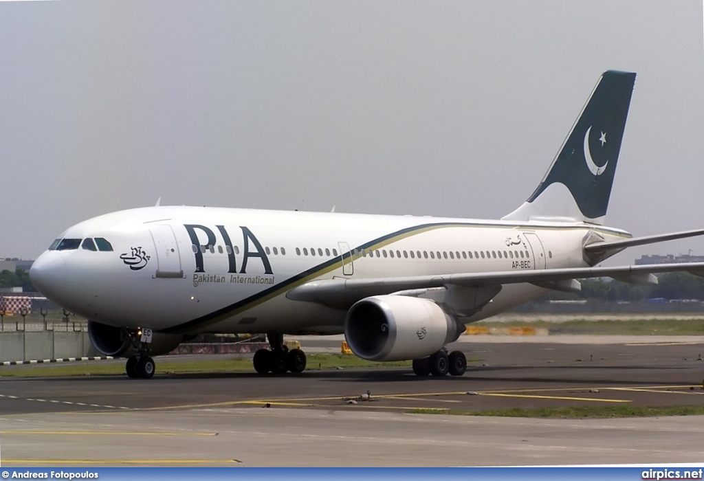 AP-BEC, Airbus A310-300, Pakistan International Airlines (PIA)
