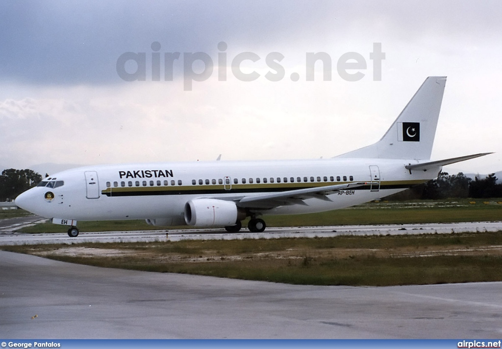 AP-BEH, Boeing 737-300, Pakistan Government