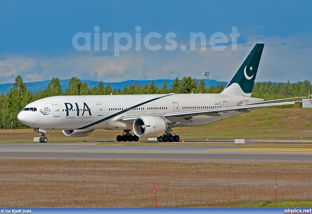 AP-BGJ, Boeing 777-200ER, Pakistan International Airlines (PIA)