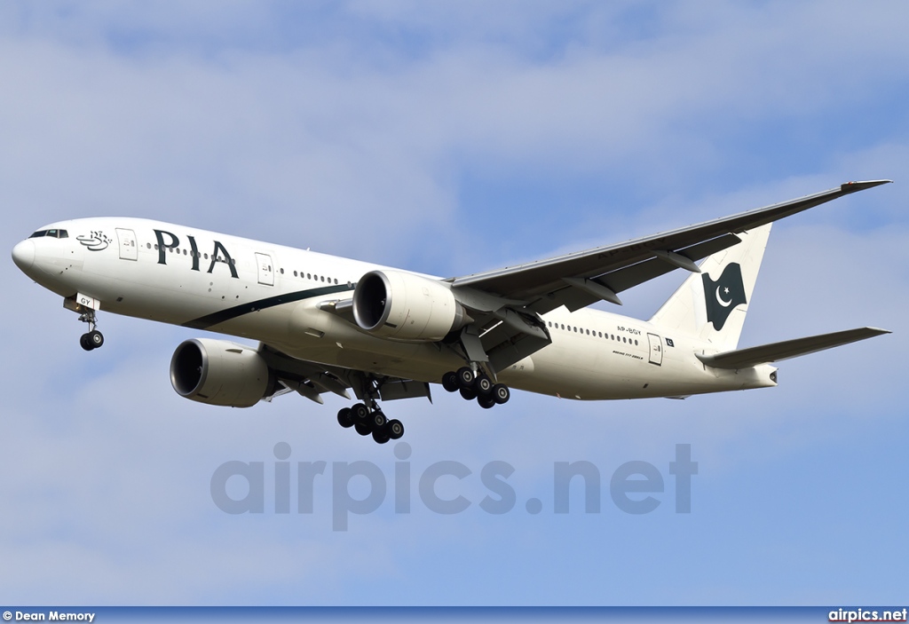 AP-BGY, Boeing 777-200LR, Pakistan International Airlines (PIA)