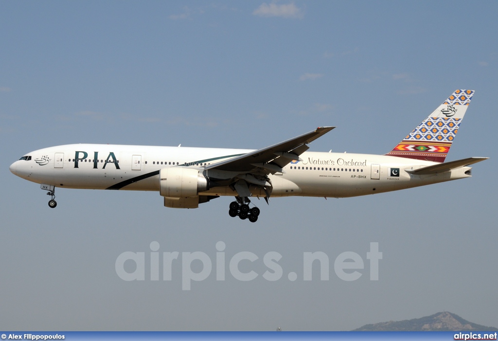 AP-BHX, Boeing 777-200ER, Pakistan International Airlines (PIA)