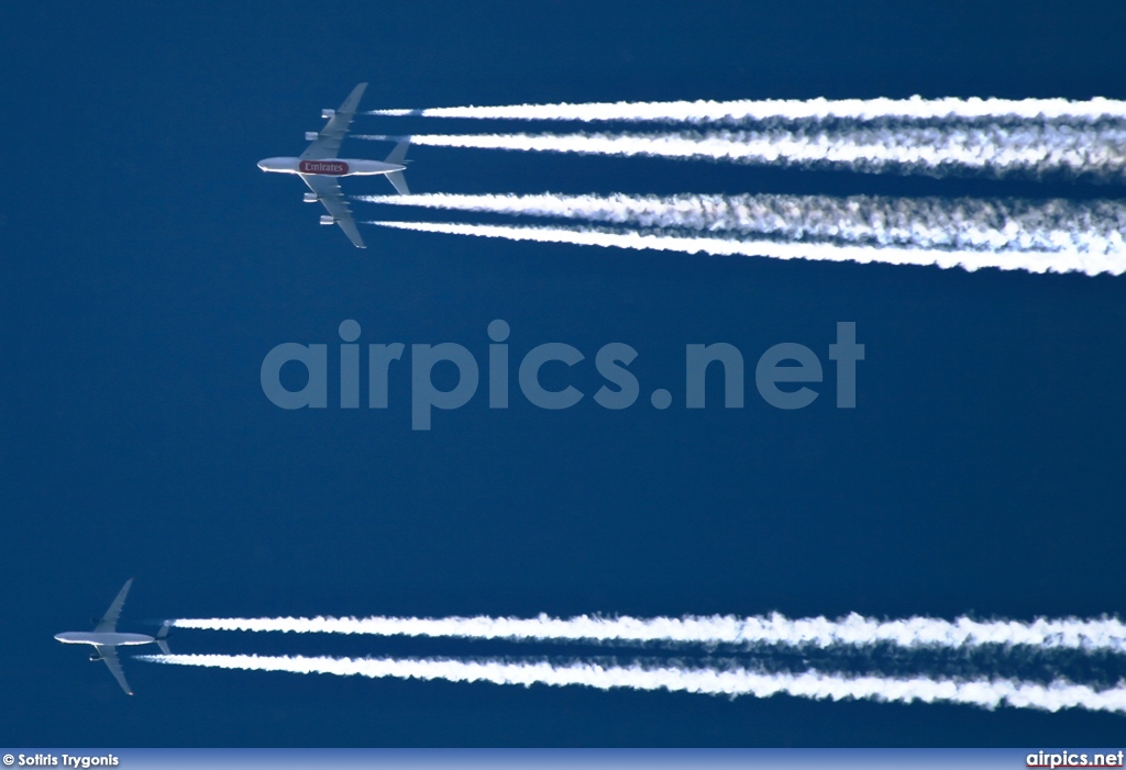 Airbus A380-800, Emirates