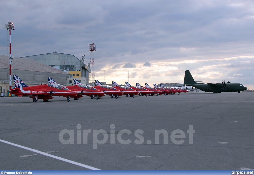 British Aerospace (Hawker Siddeley) Hawk T.2, Royal Air Force