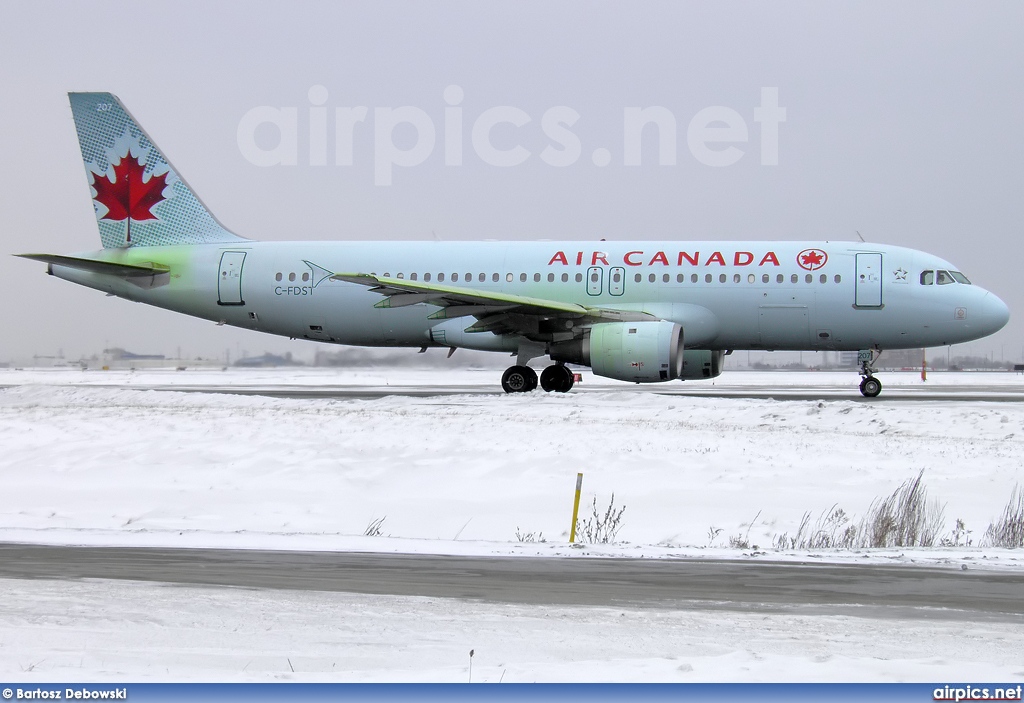 C-FDST, Airbus A320-200, Air Canada