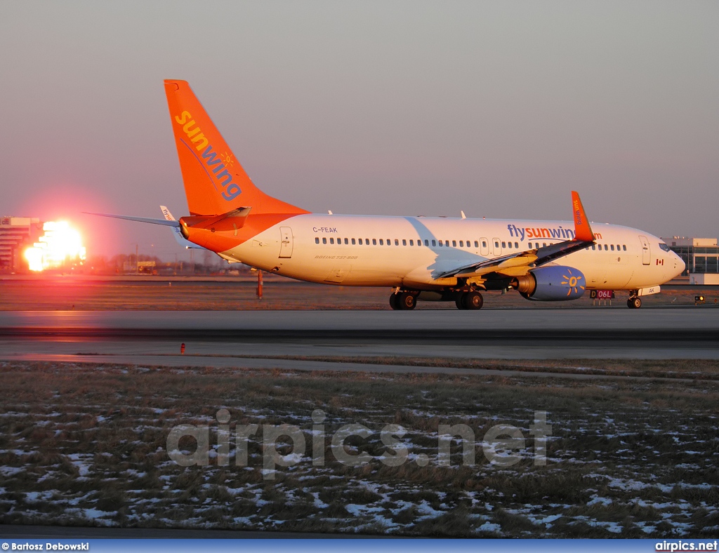 C-FEAK, Boeing 737-800, Sunwing Airlines