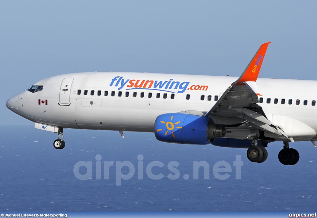 C-FEAK, Boeing 737-800, Sunwing Airlines