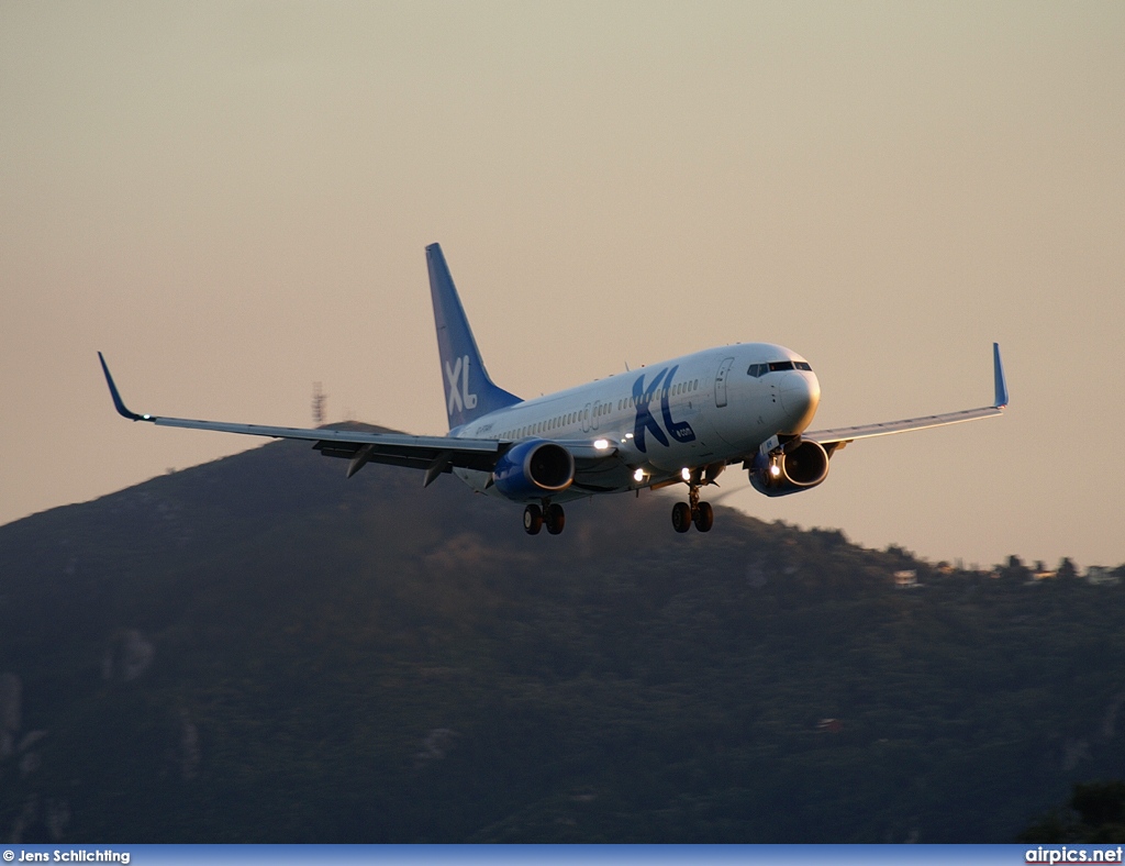 C-FTAH, Boeing 737-800, XL Airways