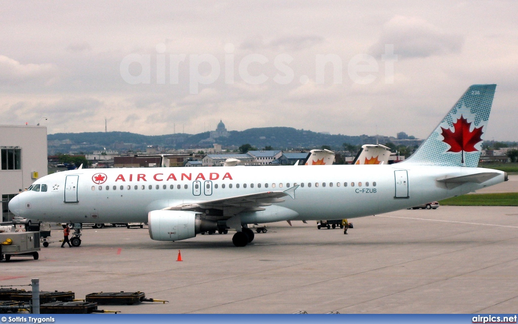 C-FZUB, Airbus A320-200, Air Canada