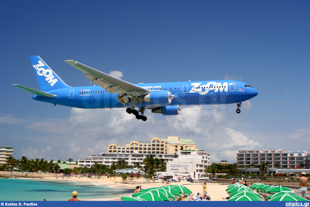 C-GZNC, Boeing 767-300ER, Zoom Airlines