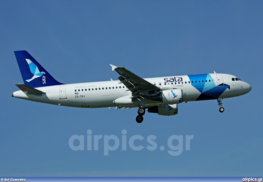 CS-TKJ, Airbus A320-200, SATA International