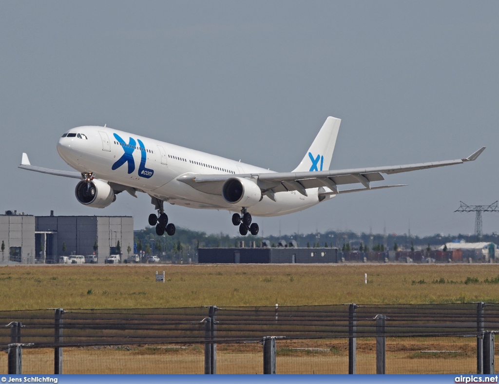 CS-TRI, Airbus A330-300, XL Airways France