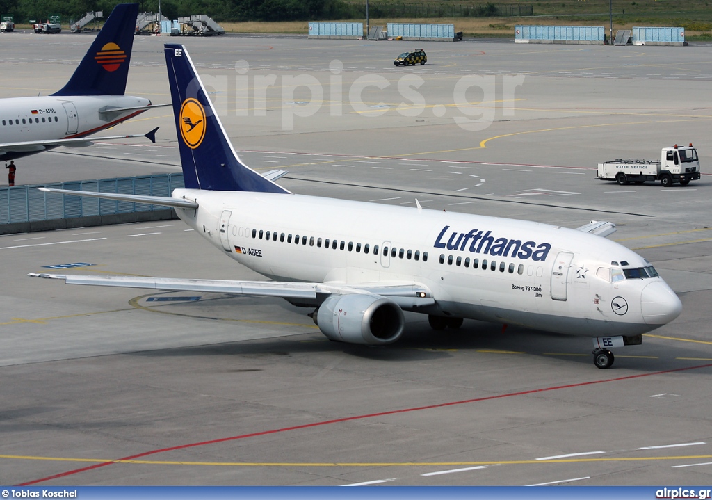 D-ABEE, Boeing 737-300, Lufthansa