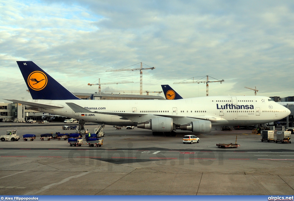 D-ABVL, Boeing 747-400, Lufthansa