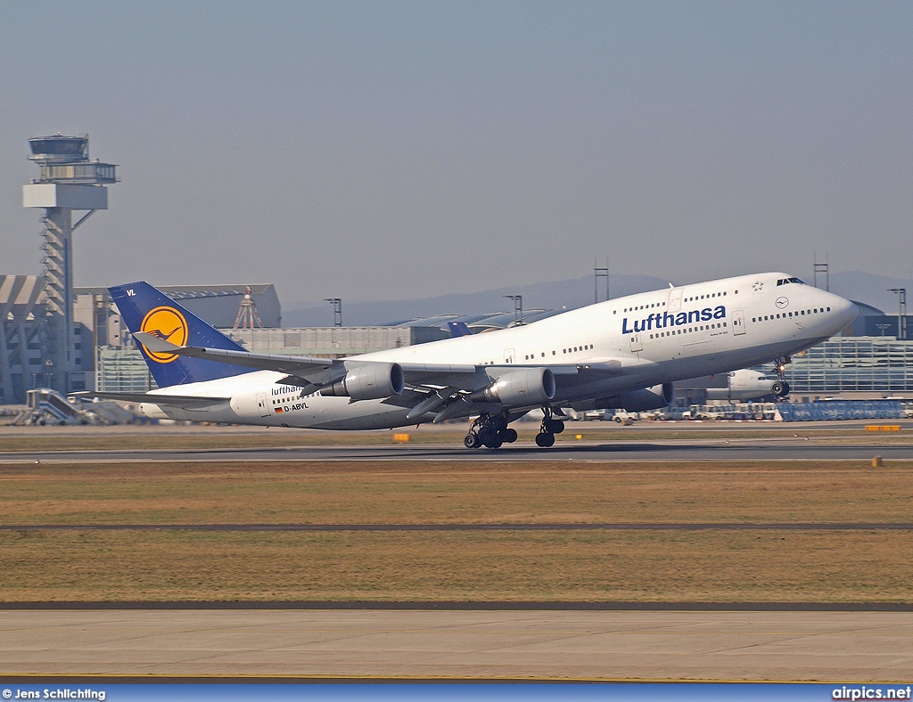 D-ABVL, Boeing 747-400, Lufthansa