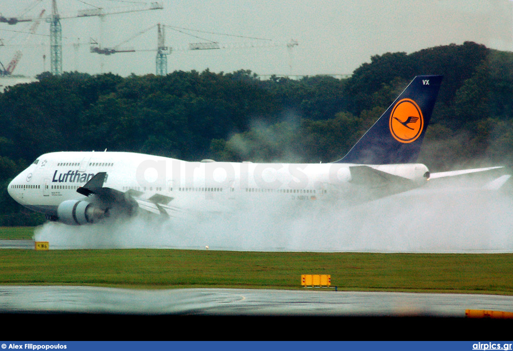 D-ABVX, Boeing 747-400, Lufthansa