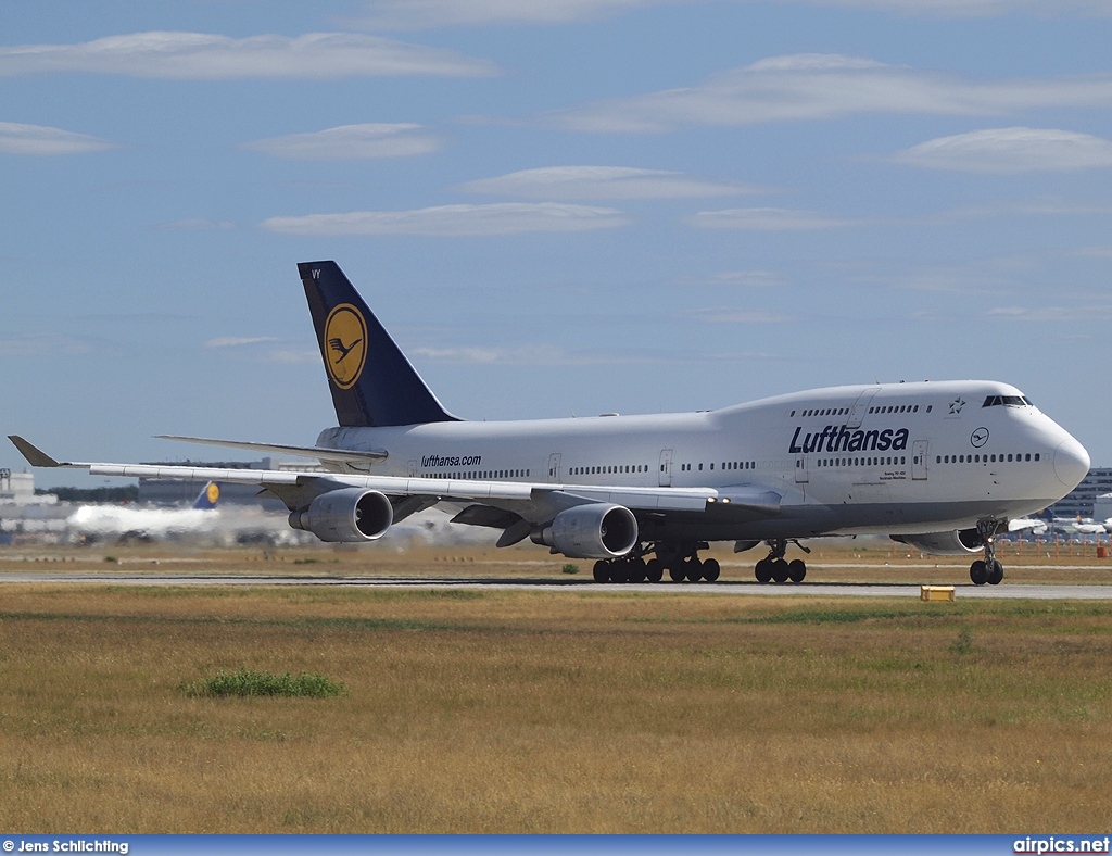 D-ABVY, Boeing 747-400, Lufthansa