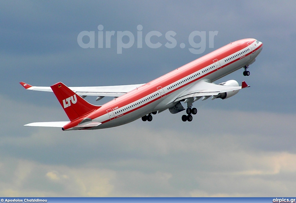 D-AERF, Airbus A330-300, LTU International Airways