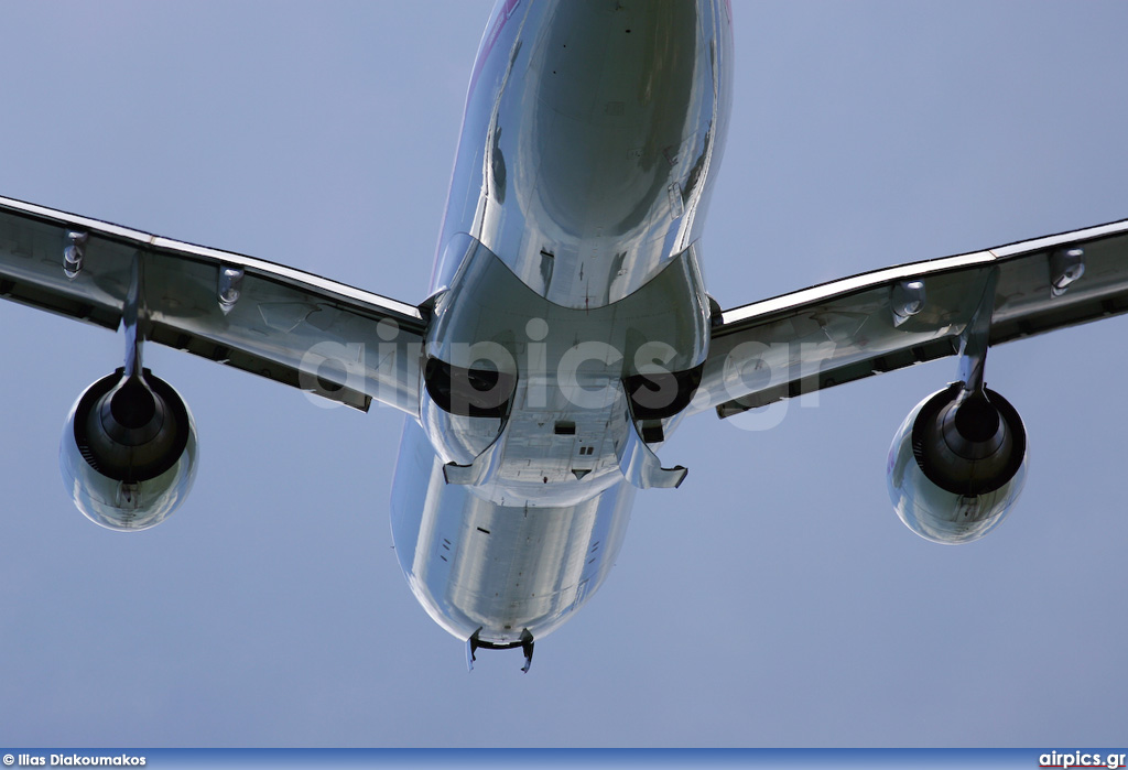 D-AERS, Airbus A330-300, LTU International Airways