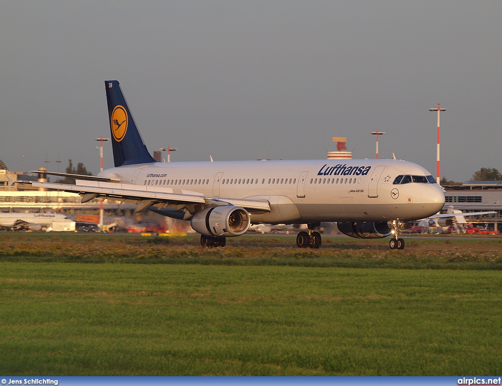 D-AIDB, Airbus A321-200, Lufthansa