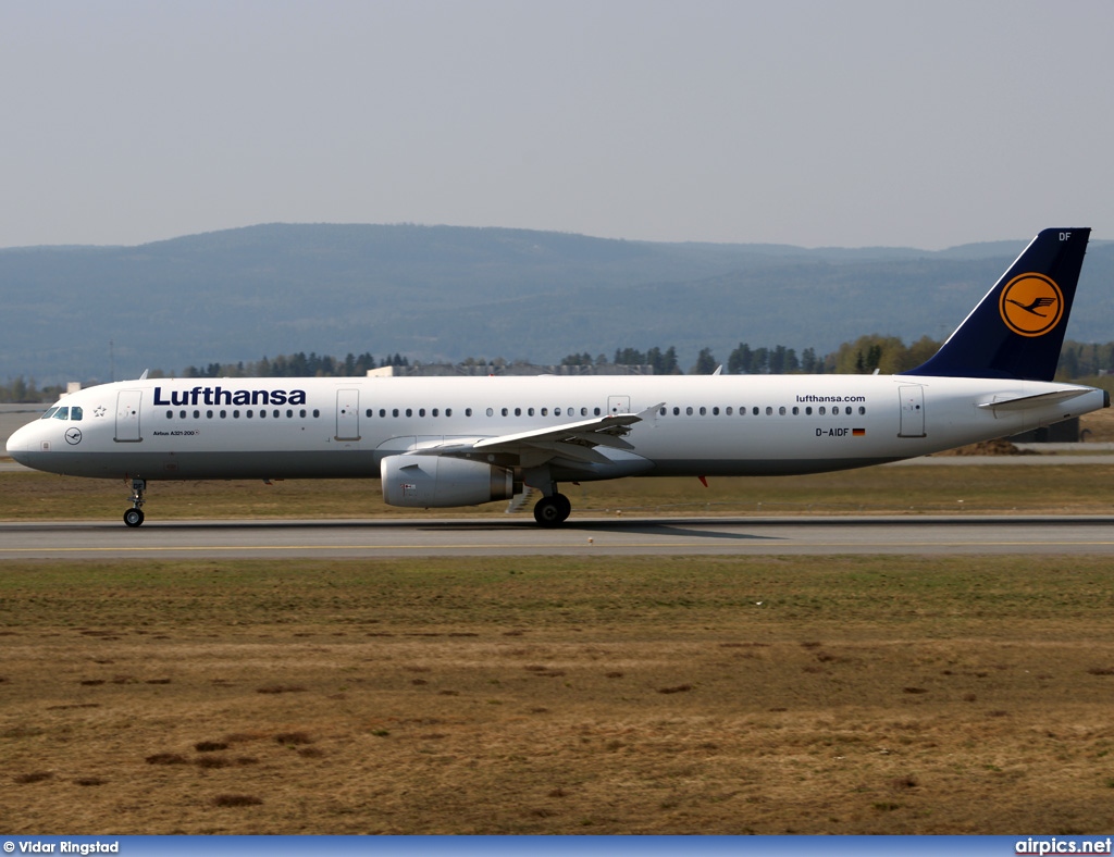 D-AIDF, Airbus A321-200, Lufthansa
