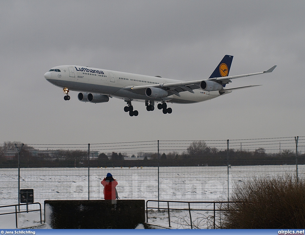 D-AIFB, Airbus A340-300, Lufthansa