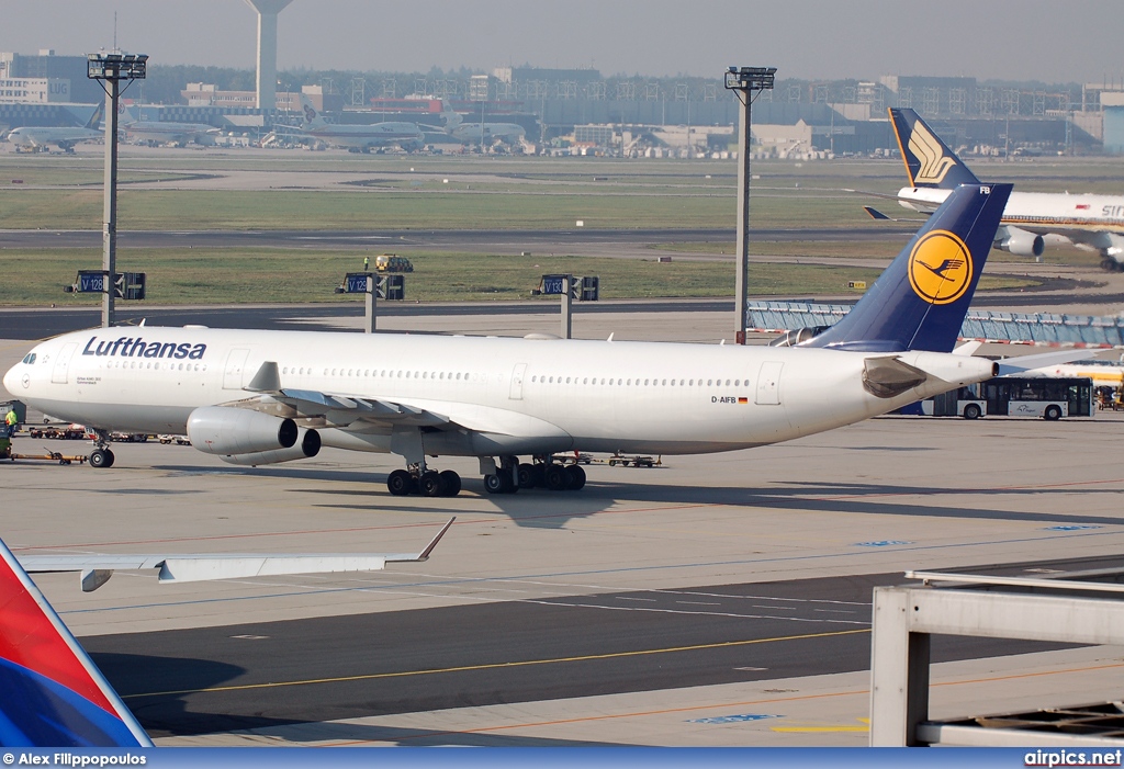 D-AIFB, Airbus A340-300, Lufthansa