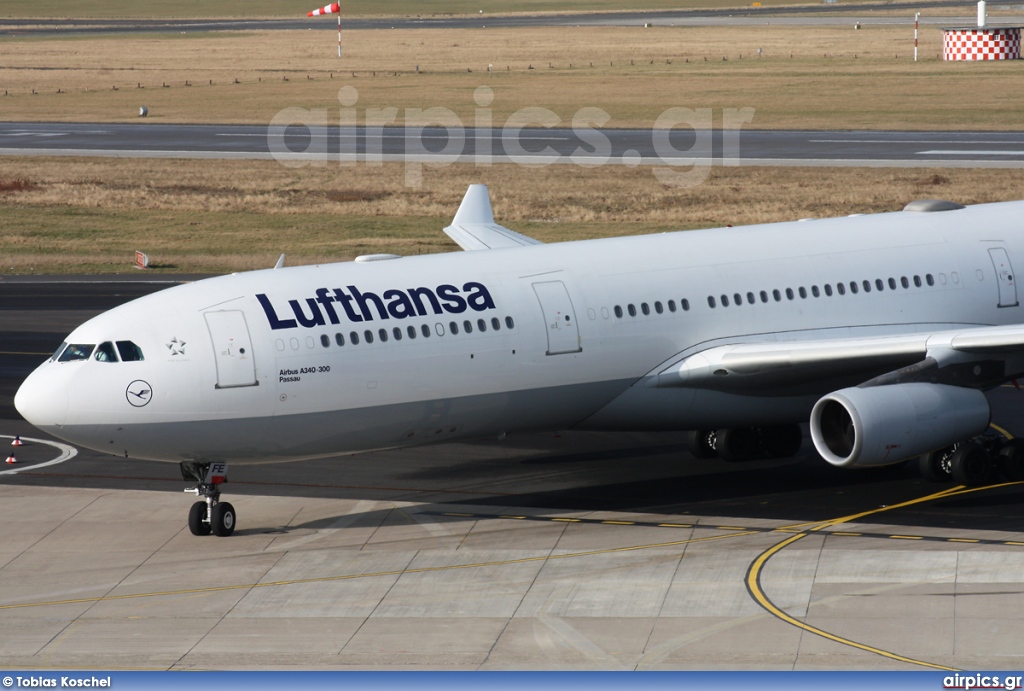 D-AIFE, Airbus A340-300, Lufthansa