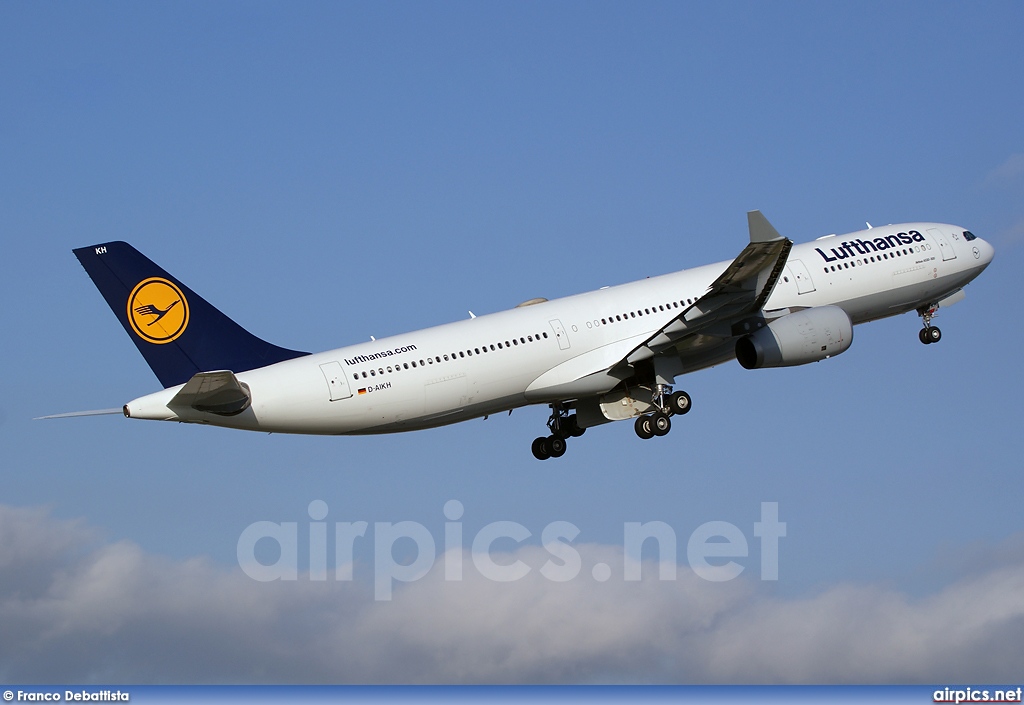 D-AIKH, Airbus A330-300, Lufthansa