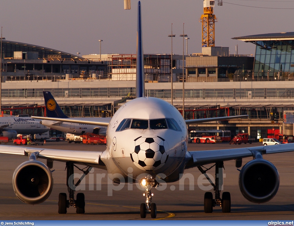 D-AIPW, Airbus A320-200, Lufthansa