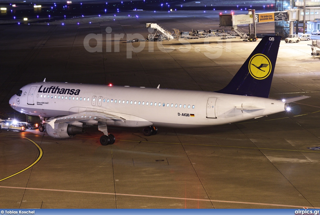 D-AIQB, Airbus A320-200, Lufthansa