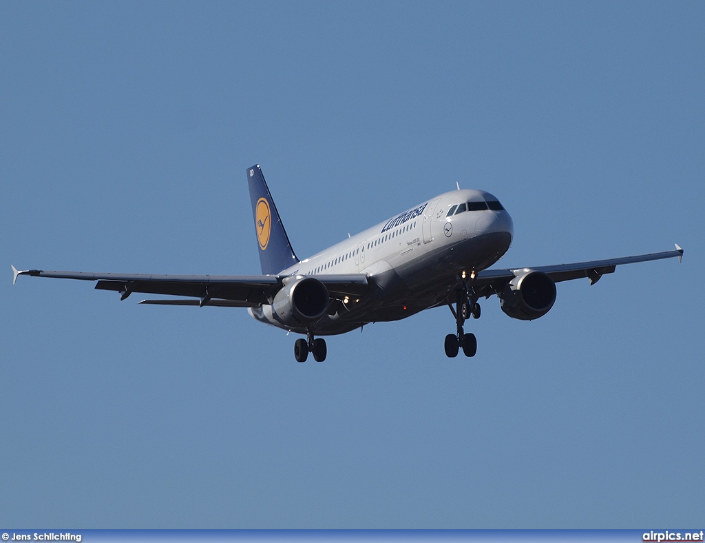 D-AIQD, Airbus A320-200, Lufthansa