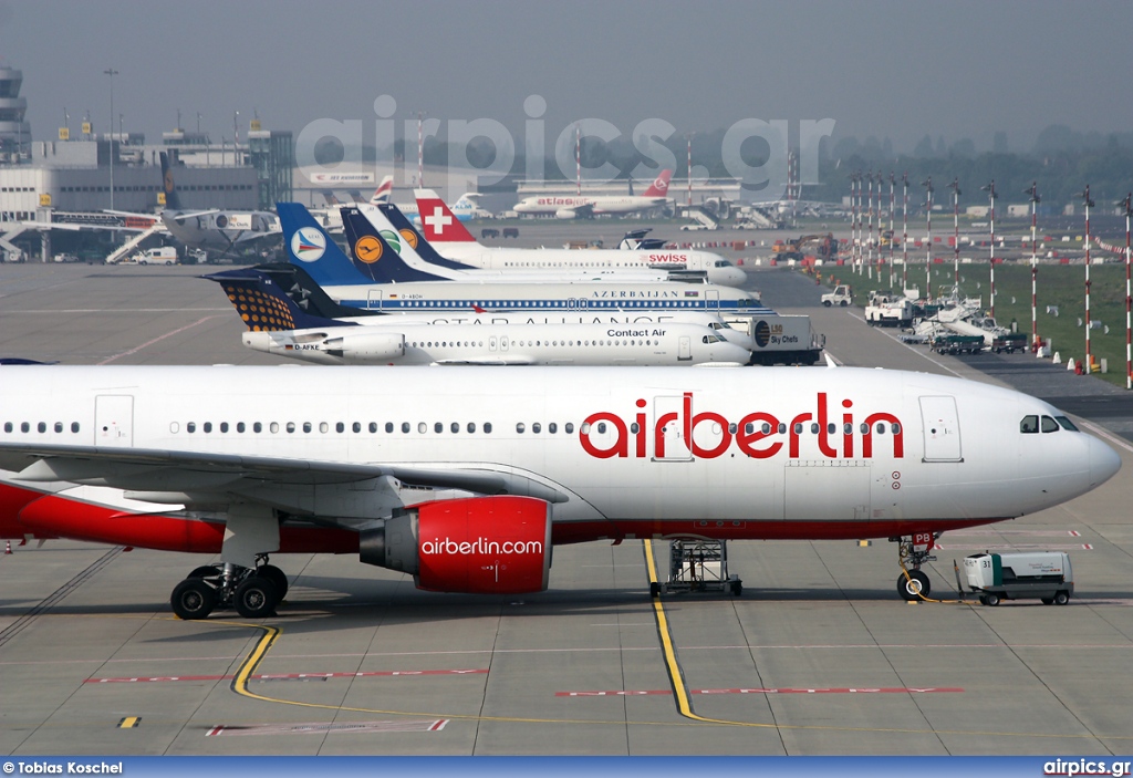 D-ALPB, Airbus A330-200, Air Berlin