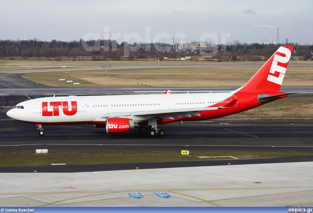 D-ALPB, Airbus A330-200, LTU International Airways