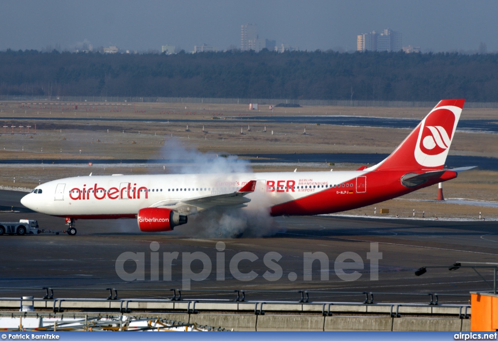 D-ALPJ, Airbus A330-200, Air Berlin